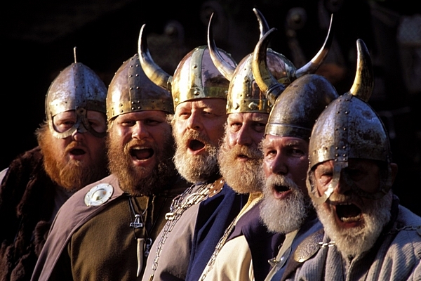 Vikingové podnikli do Velké Británie několik invazí.