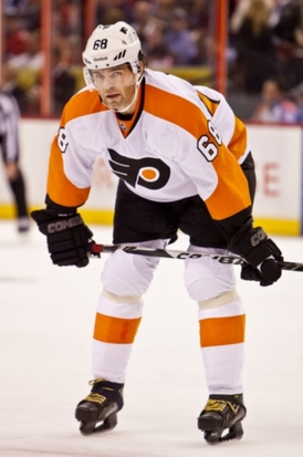 Jaromír Jágr jde kabině Philadelphie příkladem.