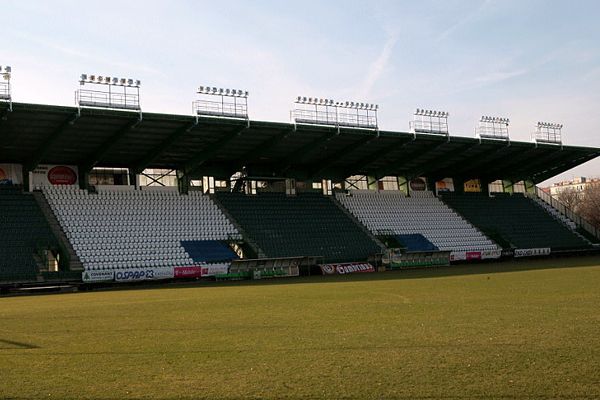Stadion ožije uměním.