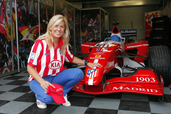 María de Villotaaová usiluje o závodní sedačku ve formuli 1.
