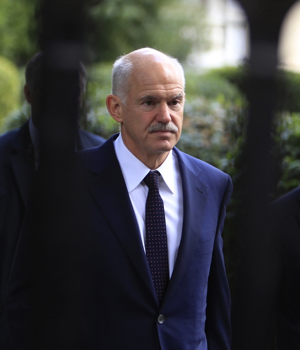 Kabinet premiéra Jorgose Papandrea v řeckém parlamentu prosadil úsporná opatření.
