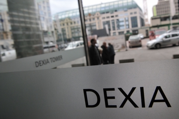 Dexia v roce 2008 půjčila svým akcionářům 1,5 miliardy eur, aby tak navýšila svůj kapitál a klidnila regulátory.