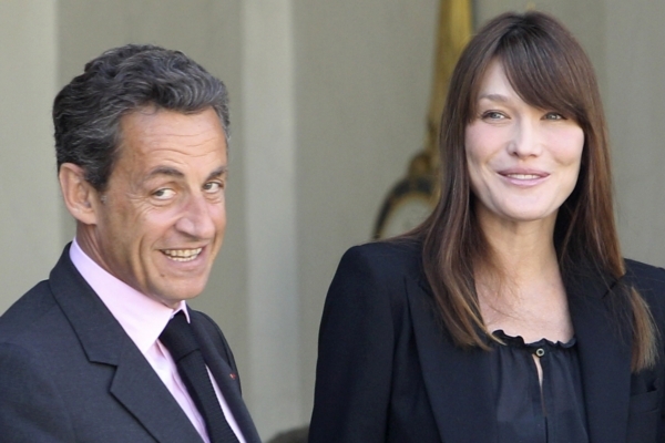 Nicolas Sarkozy a Carla Bruniová.
