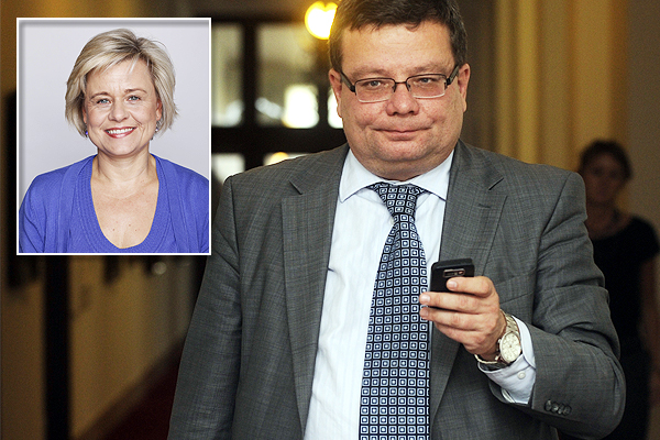 Den před kogresem ODS vyšlo najevo, že místopředseda ODS Alexandr Vondra má 19 let nemanželské dítě se senátorkou za ODS.