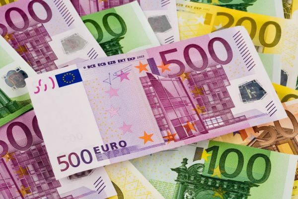 EU se shodla na rekapitalizaci bank ve výši 100 miliard eur (ilustrační foto).