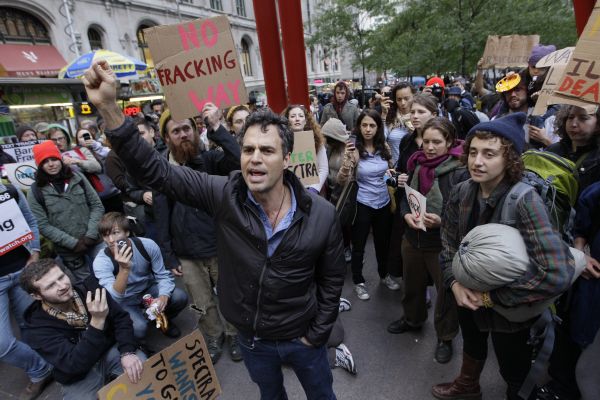 Demonstrace se z Wall Street šíří dál po USA. Demonstrace se z Wall Street šíří dál po USA.