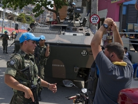 Policii ve favelách posiluje armáda.