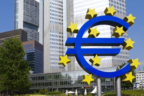 Mezinárodní měnový fond by se mohl podílet na záchranném fondu pro eurozónu (ilustrační foto). Mezinárodní měnový fond by se mohl podílet na záchranném fondu pro eurozónu (ilustrační foto).