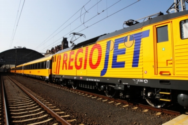 RegioJet posiluje spoje na hlavní tuzemské trati.