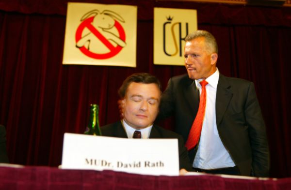Mackova facka je známá i ve světě. Mackova facka je známá i ve světě.