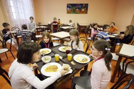 V České republice funguje skoro devět tisíc školních vývařoven. 