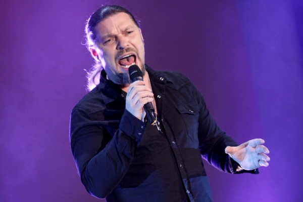 Zpěvák Petr Kolář.