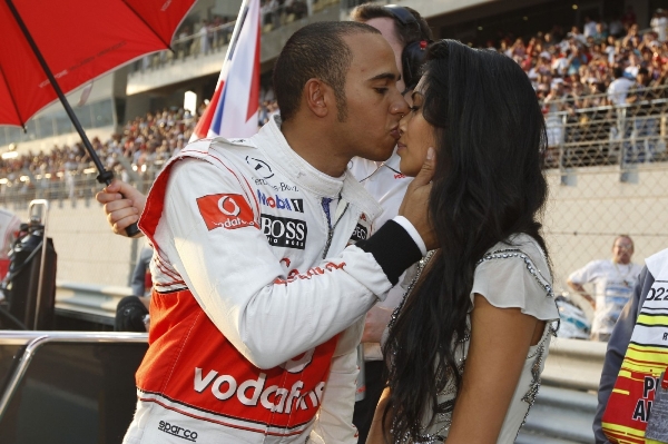 Lewis Hamilton s Nicole Scherzingerovou.