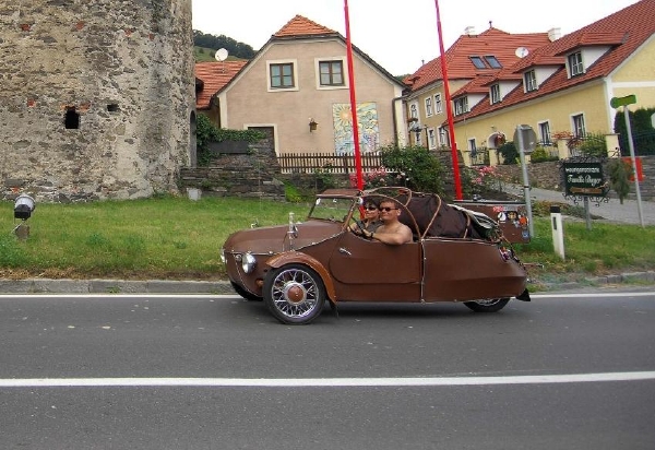 Velorexy se přestaly vyrábět před 40 lety, stále jsou populární. Velorexy se přestaly vyrábět před 40 lety, stále jsou populární.