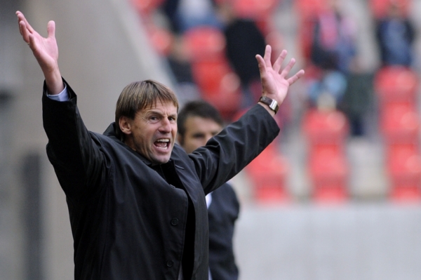 František Straka na lavičce pražské Slavie.