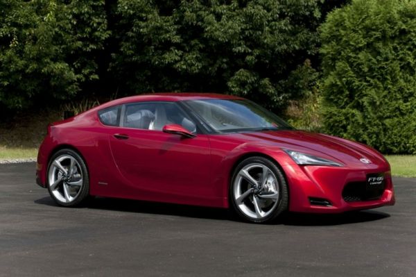 Sportovní Toyota FT-86, na snímku ještě v podobě konceptu.