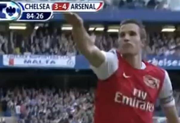 Van Persie a jeho gesto.