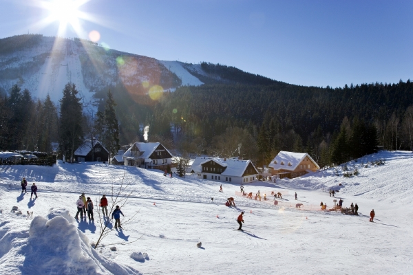 Krkonošské středisko Harrachov musí zaplatit přes 90 milionů za úvěr z roku 1993.
