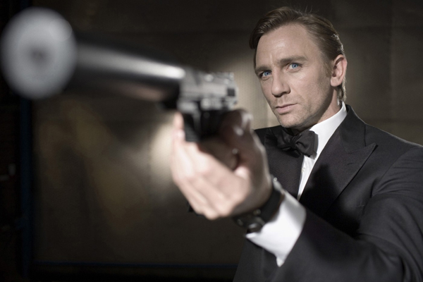 V roli Bonda opět Daniel Craig.