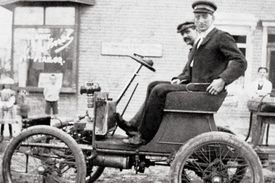 Louis Chevrolet byl úspěšným automobilovým závodníkem.