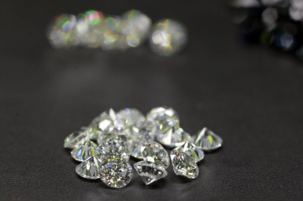 Diamanty.