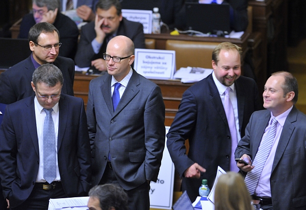 Zástupci sociální demokracie na jednání sněmovny.