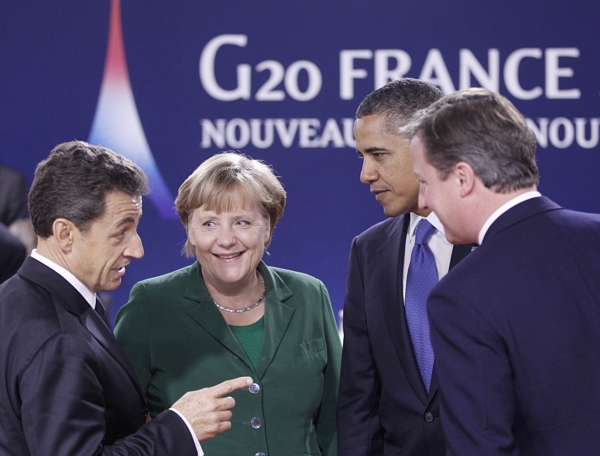 Zleva: Nicolas Sarkozy, Angela Merkelová, Barack Obama a David Cameron na summitu G20. Zleva: Nicolas Sarkozy, Angela Merkelová, Barack Obama a David Cameron na summitu G20.