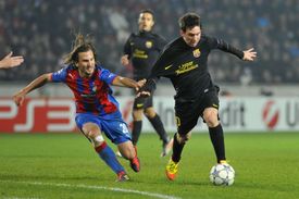 Petr Jiráček ještě v úterý jako domácí jen marně stíhal Lionela Messiho.