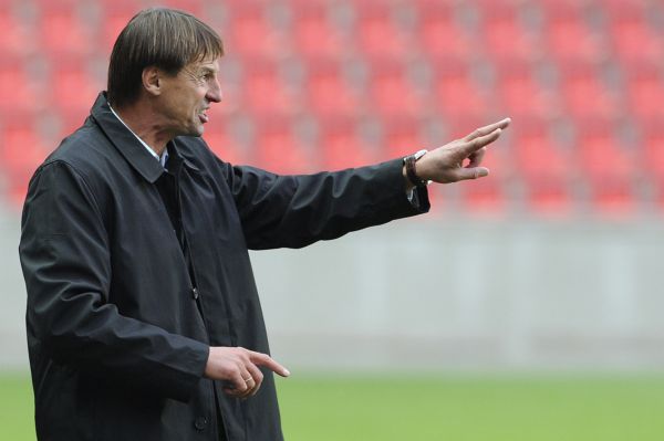 Kouč Slavie František Straka prožíval zápas opět velice emotivně.