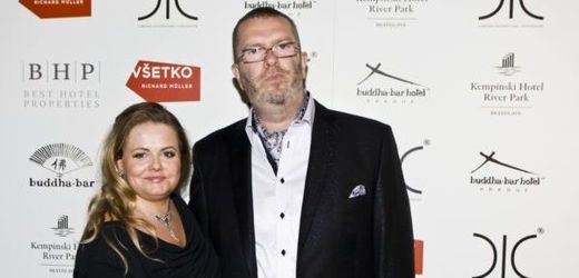 Zpěvák Richard Müller s přítelkyní Vandou.