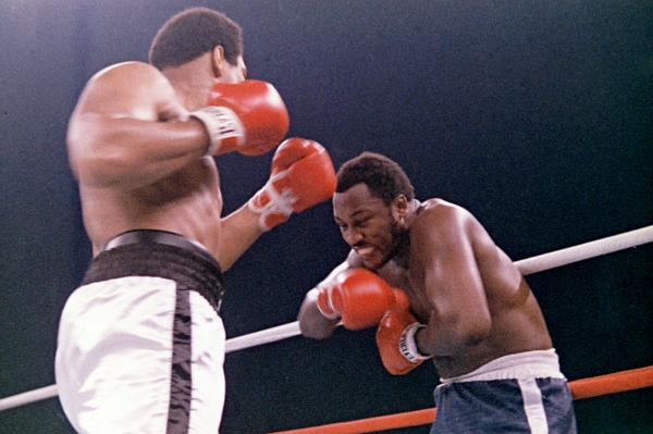 Joe Frazier (vpravo) s Muhammadem Alim.