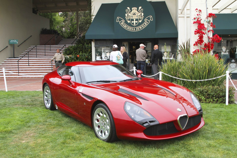 Nablýskaný krasavec Alfa Romeo TZ3 Stradale.
