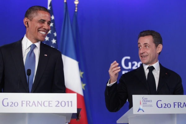 O izraelském premiérovi mluvili Barack Obama a Nicolas Sarkozy na summitu v Cannes.