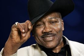 Zesnulá legenda světového boxu, Joe Frazier přezdívaný Smokin´ Joe. 