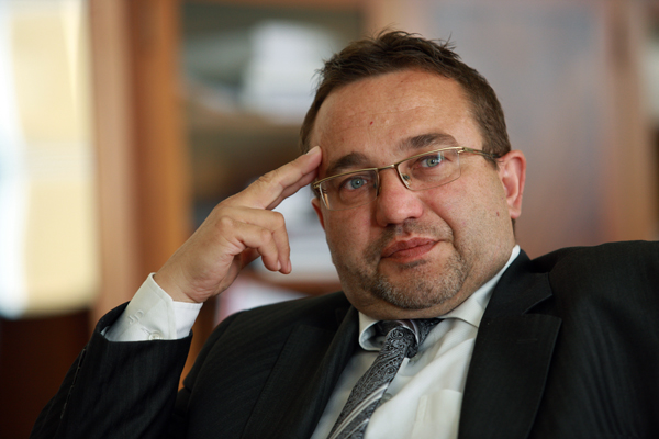 Josef Dobeš plánuje přísnější rozřazování na gymnazisty a učně. 