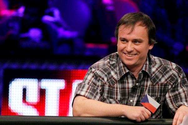 Martin Staszko u finálového stolu v Las Vegas.