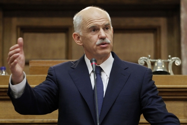 Odstupující řecký premiér Jorgos Papandreu oznámil jméno svého nástupce.