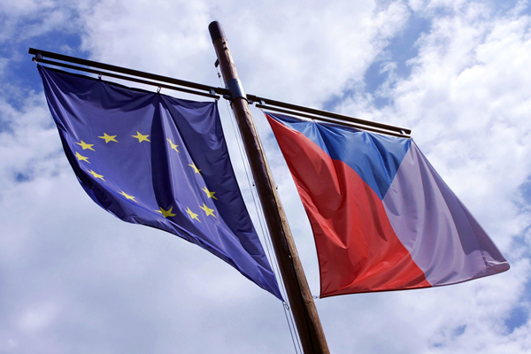 Hospodářský výhled eurozóny není příliš optimistický. Sveze se i Česko.