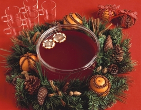 K adventním trhům patří svařené víno.
