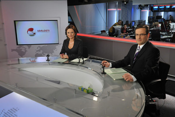 Česká televize rozesílá varovné dopisy.