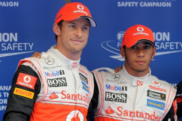 Jenson Button a Lewis Hamilton, piloti ze stáje McLaren.