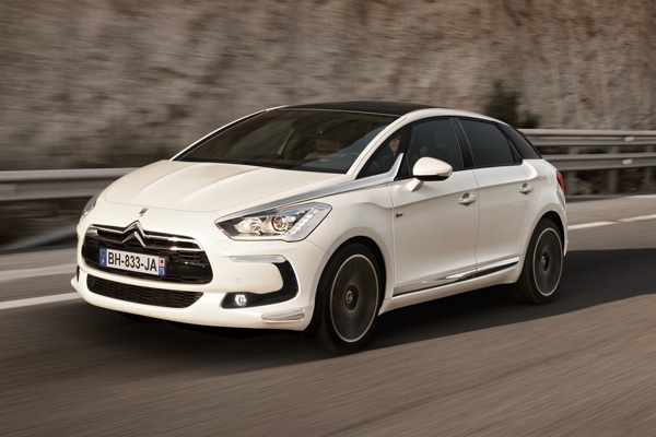 Jízdními prověrkami se představil nový Citroën DS5. 