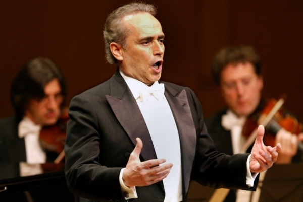 Slavný operní pěvec José Carreras.