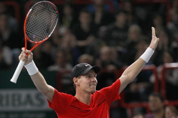 Tomáš Berdych postoupil v Paříži do semifinále.