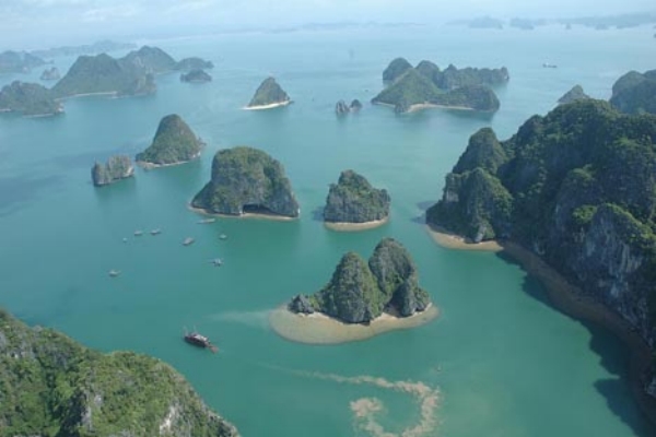 Vietnamská zátoka Ha Long.