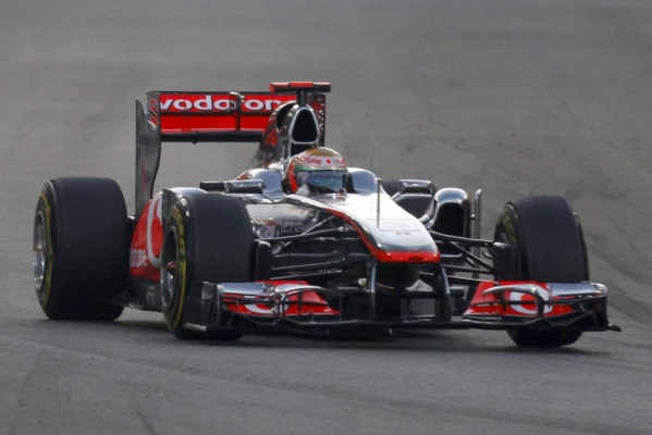 Vítěz Velké ceny Abú Zabí Lewis Hamilton.