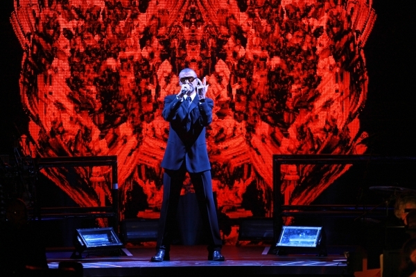 George Michael při svém druhém letošním vystoupení v Praze.
