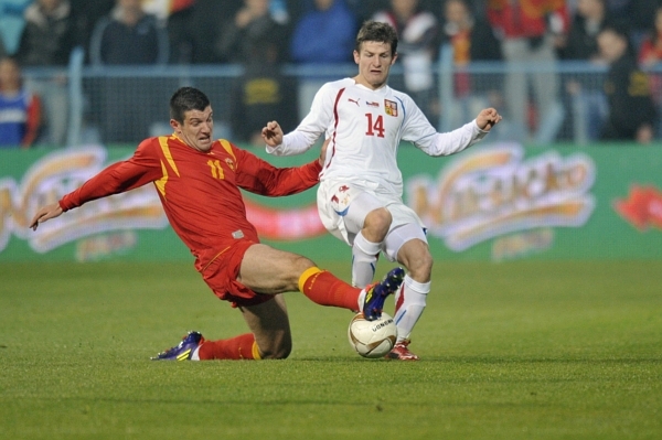 Václav Pilař (vpravo) v utkání proti Černé Hoře.
