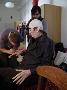 Bolek Polívka v maskérně.