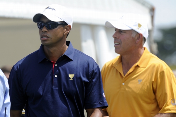 Tiger Woods (vlevo) a jeho bývalý caddie Steve Williams.